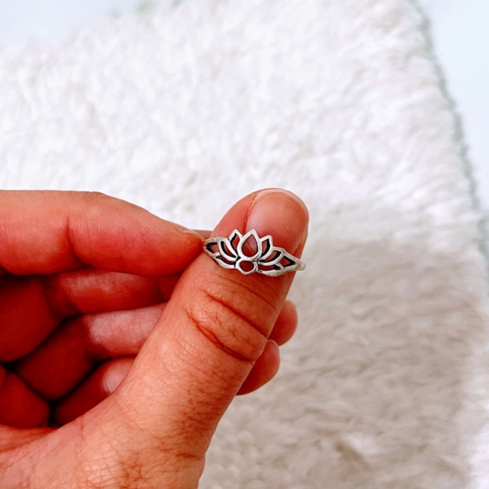 Lotus Ring